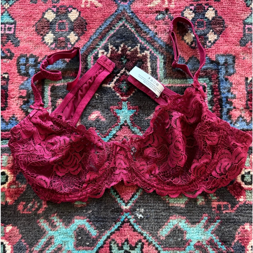 Adore me red lace bra size 38b